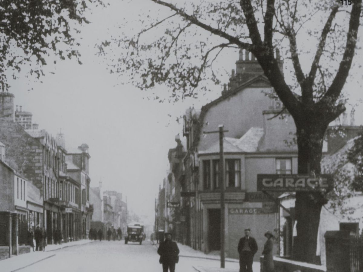 A 1940s photo of Fort William